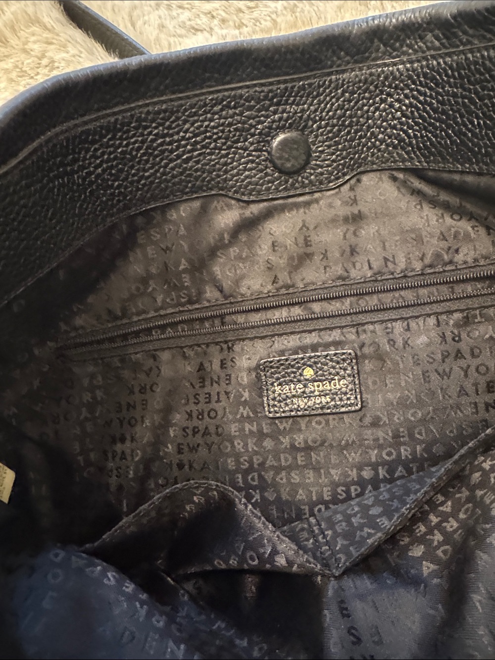Kate Spade Chester Street Michaela Leather Hobo..PRISTINE CONDITION - Picture 6 of 10